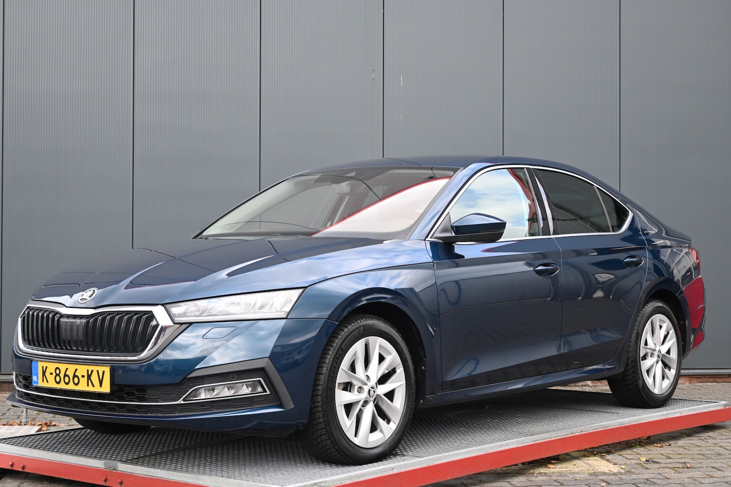 Skoda Octavia - 1.0 e-TSI Business Edition Plus 1.0 e-TSI Business Edition Plus trekhaak - AutoWereld.nl