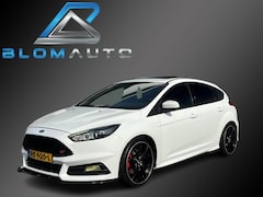 Ford Focus - 2.0 ST 300PK RECARO+SUNROOF+LEDER+XENON+MILLTEK