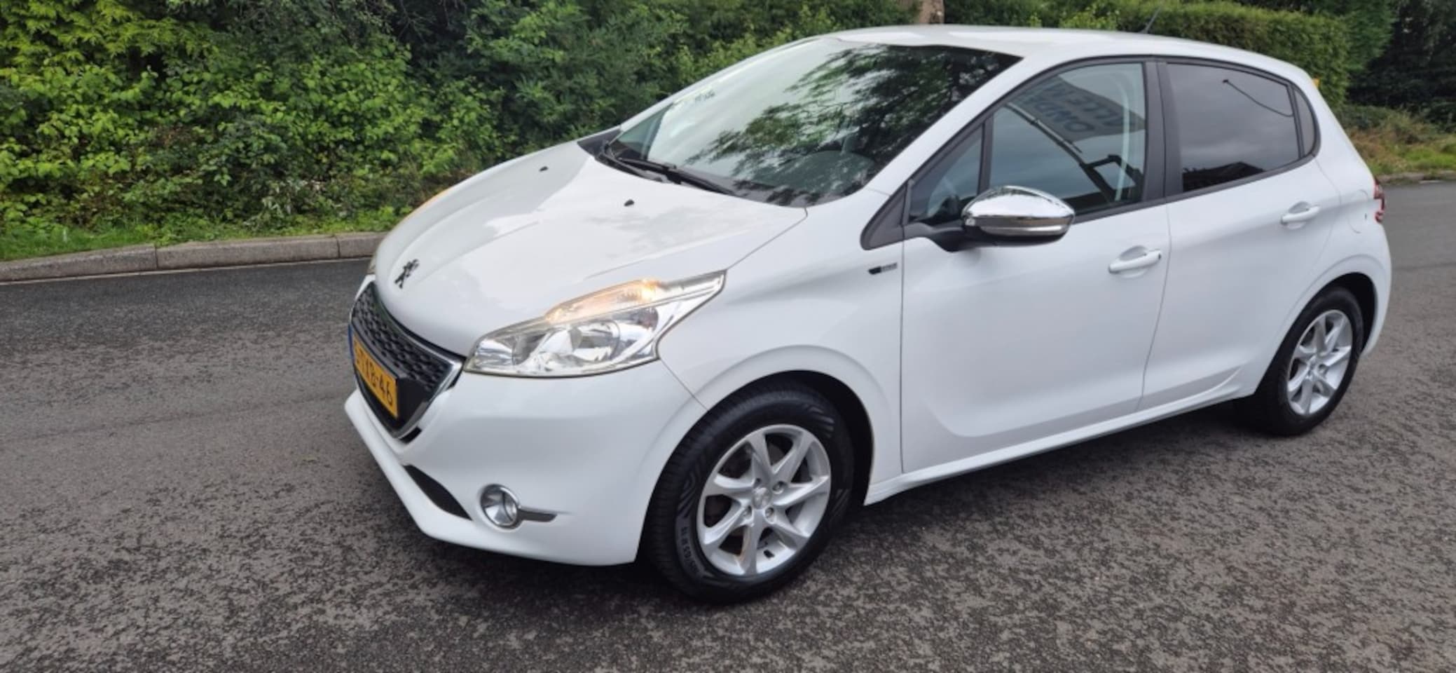 Peugeot 208 - 1.2 VTi Style*cruise*airco*lichtmetaal*NAP* - AutoWereld.nl