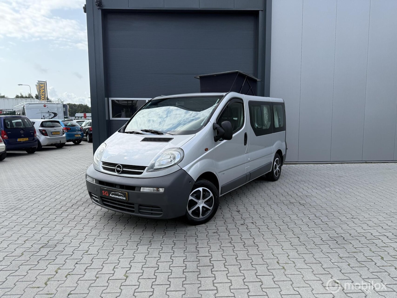Opel Vivaro - Camperbus 5 zitplaatsen - AutoWereld.nl