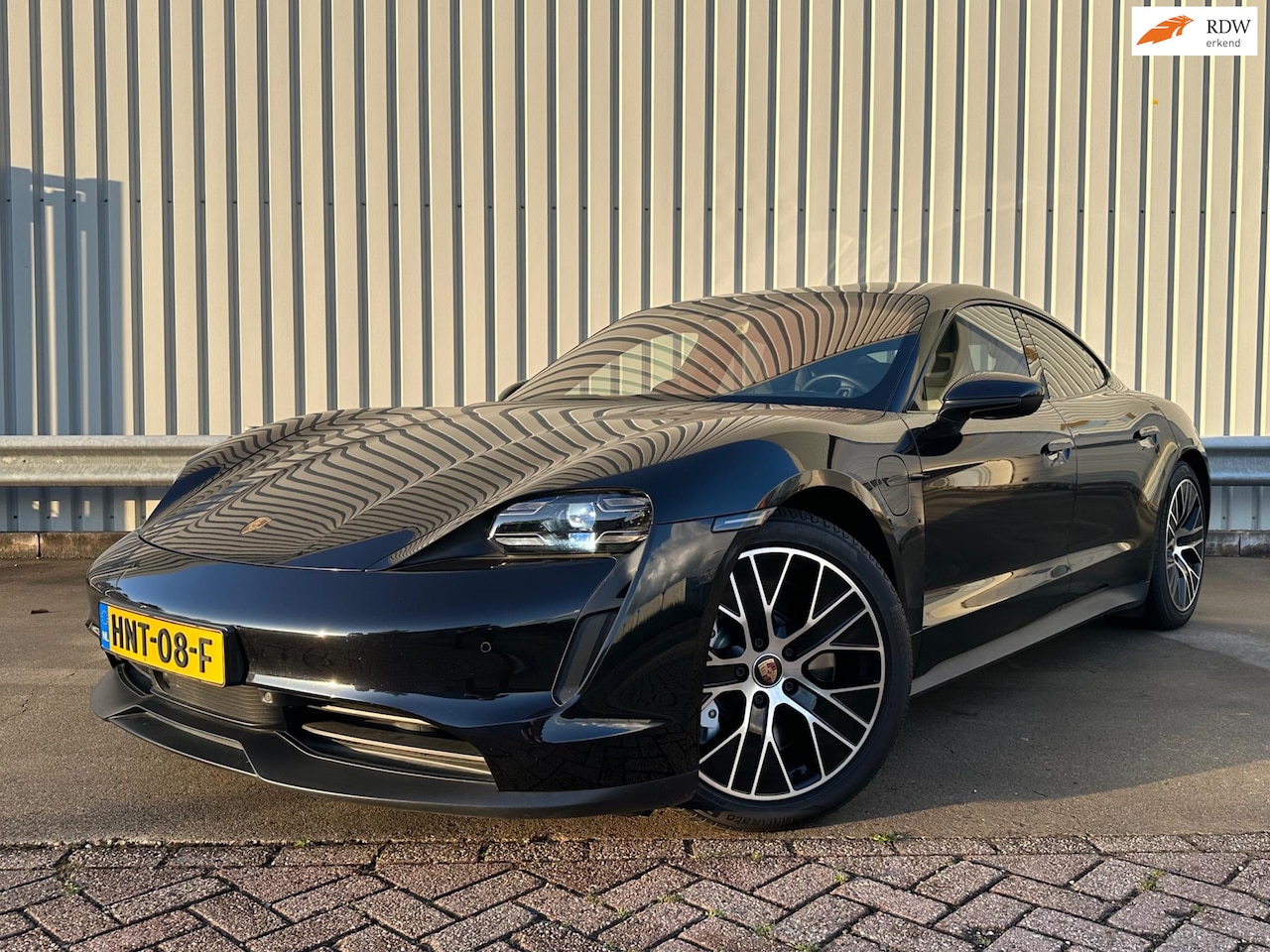Porsche Taycan - Turbo 93 kWh [Sportchrono Luchtvering Bose Stoelverwarming] - AutoWereld.nl