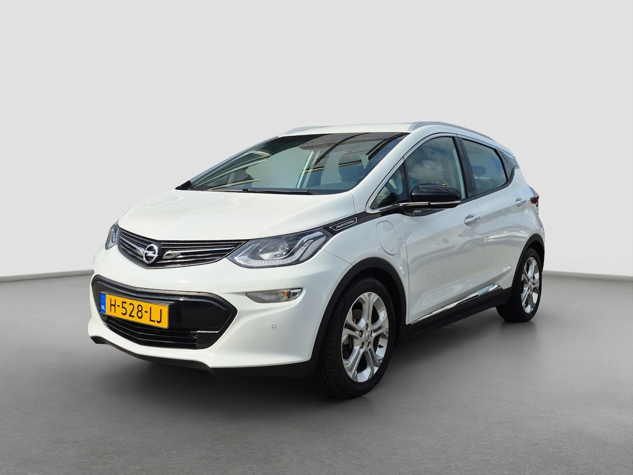 Opel Ampera-e - Business executive 60 kWh | Apple Carplay/Android Auto|telefoonintegratie premium | Stuurw - AutoWereld.nl