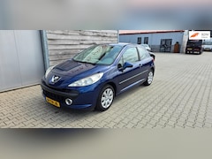 Peugeot 207 - 1.4-16V X-line