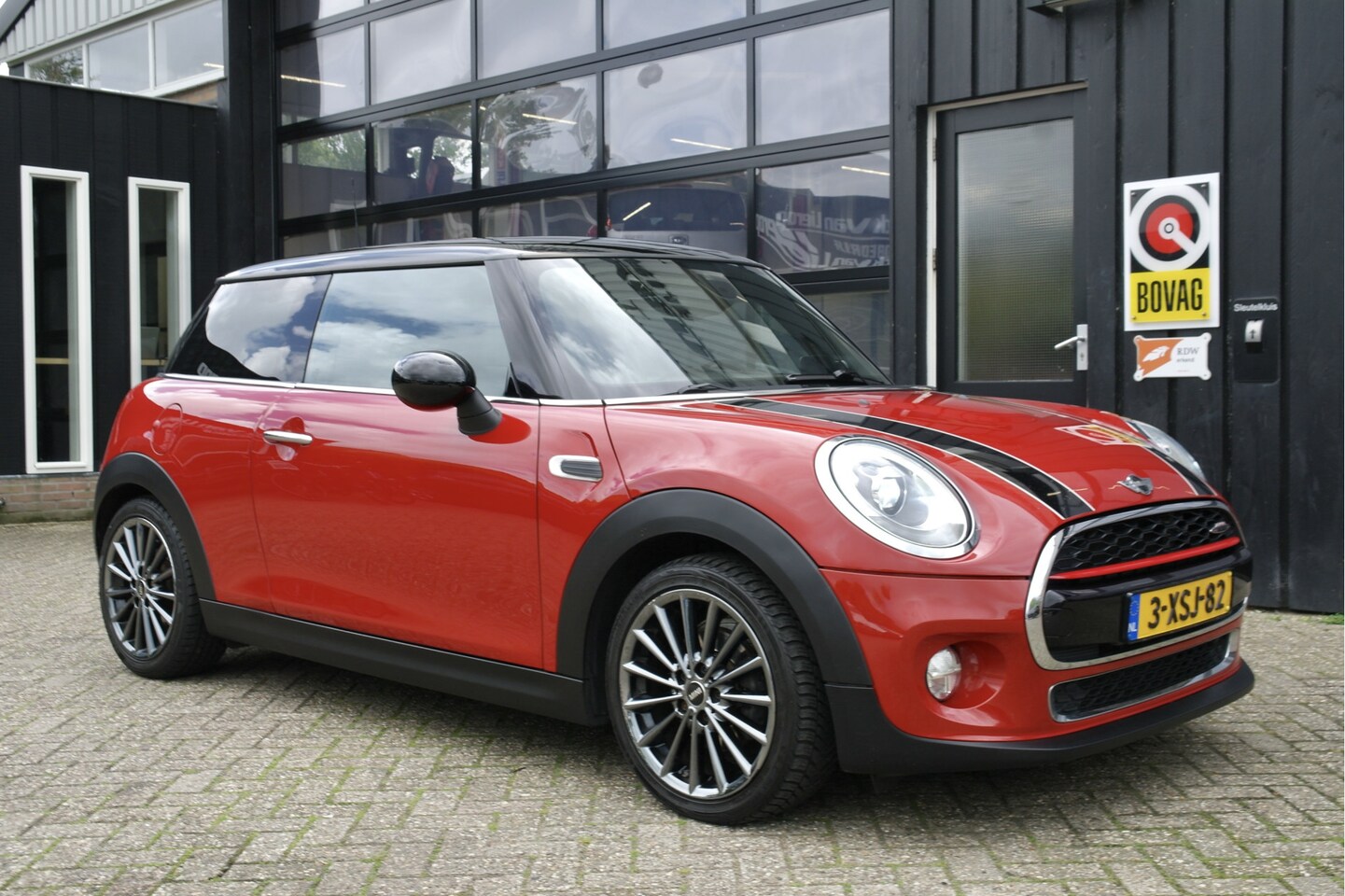 MINI Cooper - 1.5 First Born Edition | NL-Auto | Cruise | Navi | Head-Up | Harman&Kardon - AutoWereld.nl