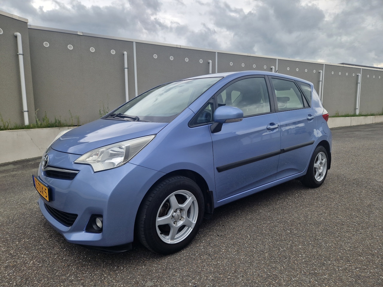 Toyota Verso S - 1.3 VVT-i Aspiration 1.3 VVT-i Aspiration - AutoWereld.nl