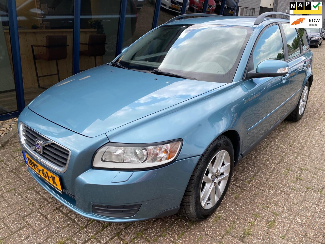 Volvo V50 - 2.4i Kinetic 170PK Youngtimer - AutoWereld.nl