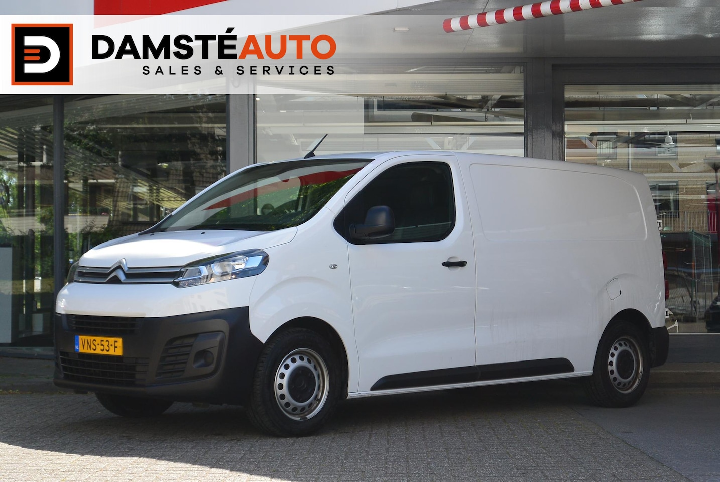 Citroën Jumpy - M BlueHDi 120pk Club │ Connect Nav DAB+ │ Passagiersbank │ Trekhaak - AutoWereld.nl