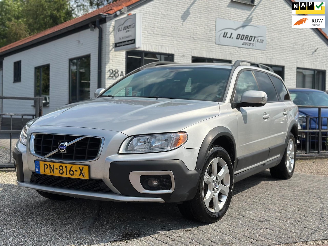 Volvo XC70 - 2.4 D5 Summum keurige auto ! - AutoWereld.nl