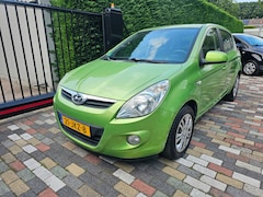 Hyundai i20 - 1.4i DynamicVersion 2009 Airco 5 Drs