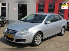 Volkswagen Jetta - 1.6 FSI Comfortline , Airco . Cr Control, Trekhaak
