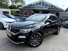 Volkswagen T-Roc - 1.5 TSI Style Camera, App Connect, 17''Lmv