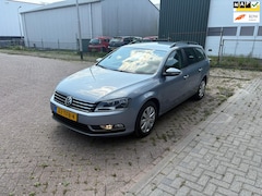 Volkswagen Passat Variant - 1.4 TSI Trendline BlueMotion Airco Pdc Voor En Achter Trekhaak Navi Cruise Nwe Automaatbak