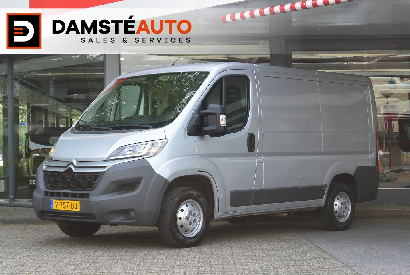 Citroën Jumper - L1H1 28 BlueHDi 110pk Economy │ Airconditioning │ Navigatie │ Achteruitrijcamera │ Trekhaa - AutoWereld.nl