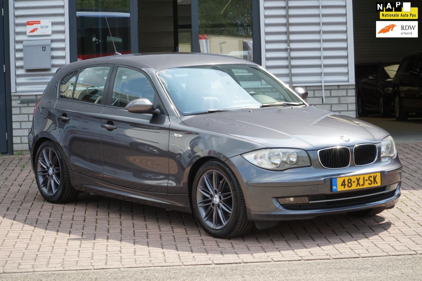 BMW 1-serie - 118i Business Line LEDER NAVI - AutoWereld.nl