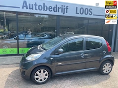 Peugeot 107 - 1.0-12V Millesim 200
