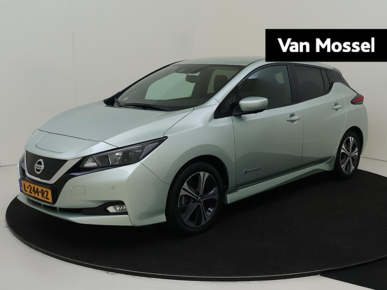 Nissan LEAF - N-Connecta 40 kWh | Trekhaak | Half leder | bluetooth - AutoWereld.nl