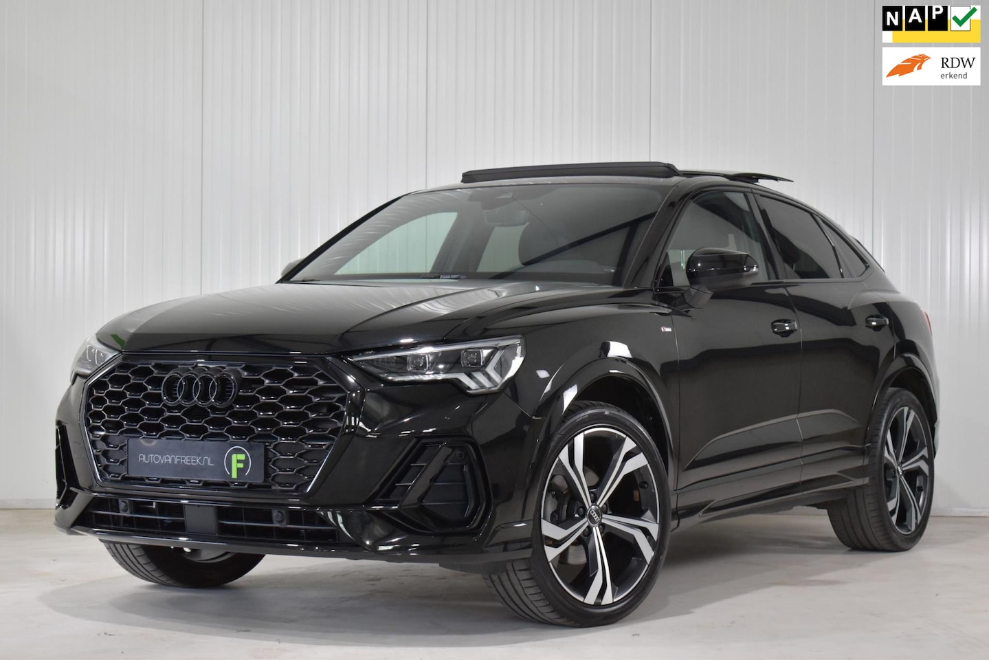 Audi Q3 Sportback - 35 TFSI S Edition S-Line Black Optic | PANO | 3X S-LINE | TREKHAAK | 1E EIG | DEALER | SFE - AutoWereld.nl