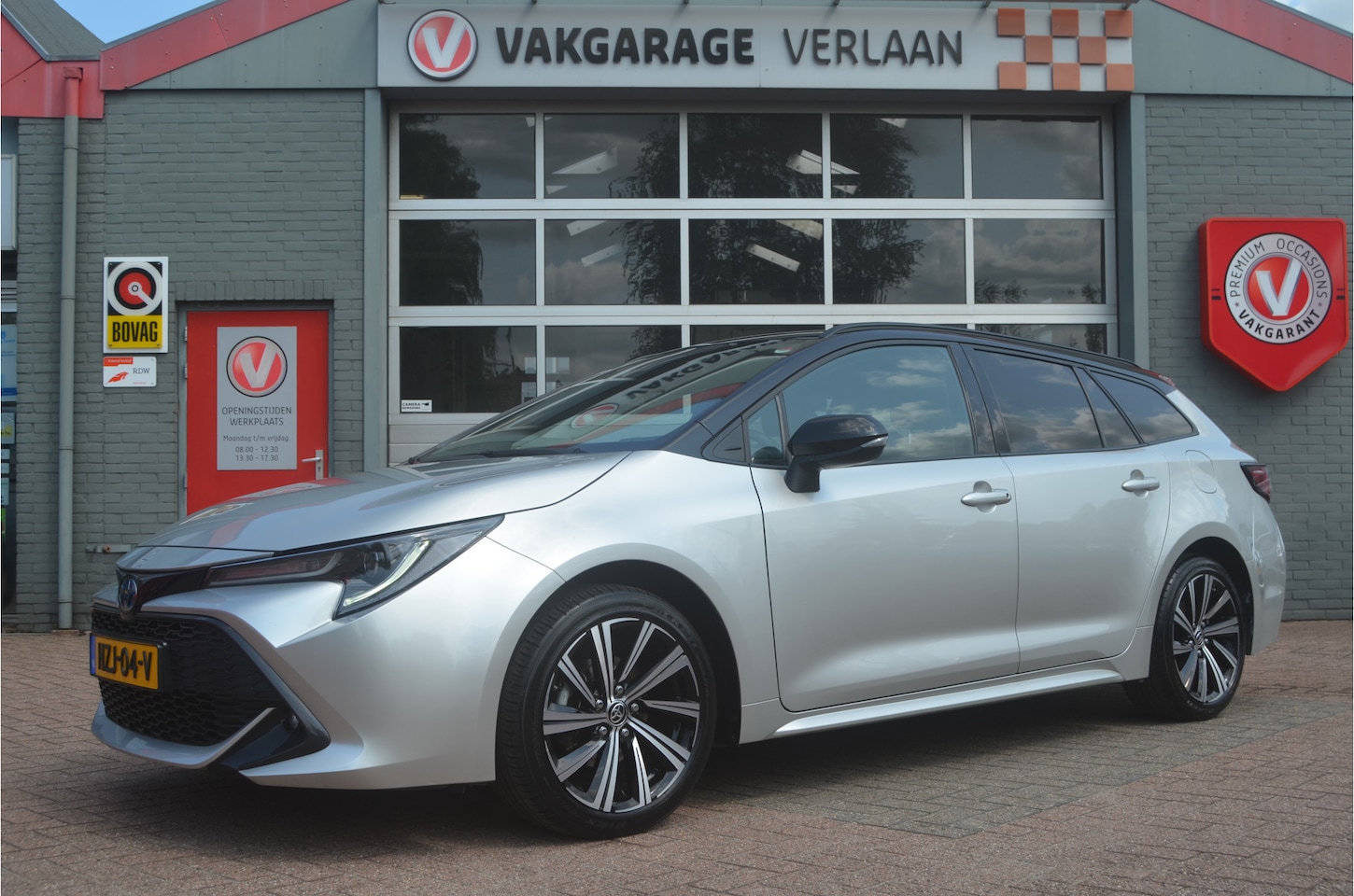 Toyota Corolla Touring Sports - 1.8 Hybrid Executive trekhaak gar. - AutoWereld.nl