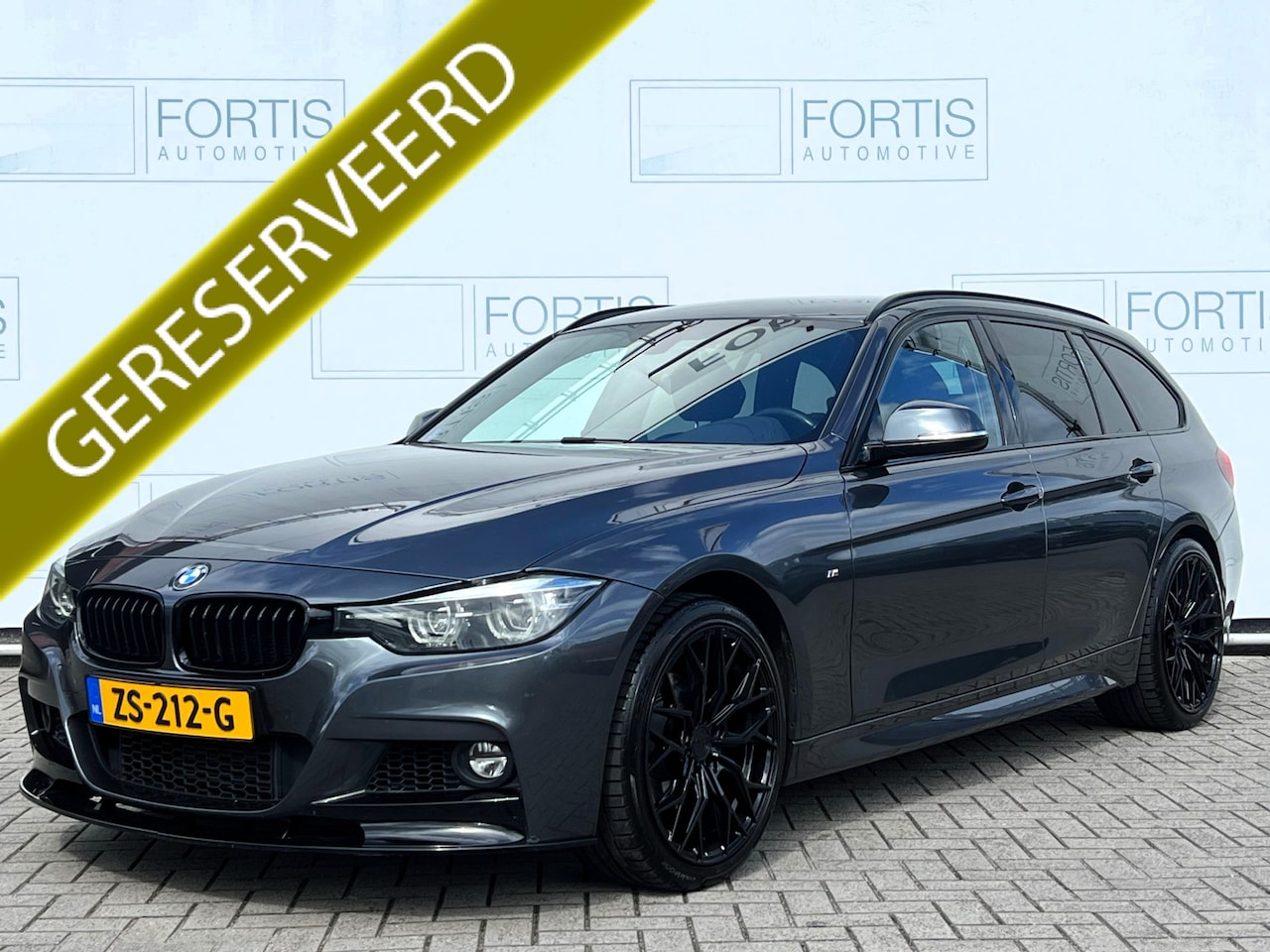 BMW 3-serie Touring - 318i M Sport Corporate Lease NL AUTO | DEALER ONDERH | LEDER | ELEKTRISCH TREKHAAK | TOP S - AutoWereld.nl