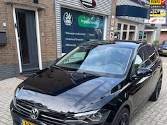 Volkswagen Polo - 1.0 TSI Highline / Climate / stoelverwarming/ Apple carplay / 18 inch/ Camera