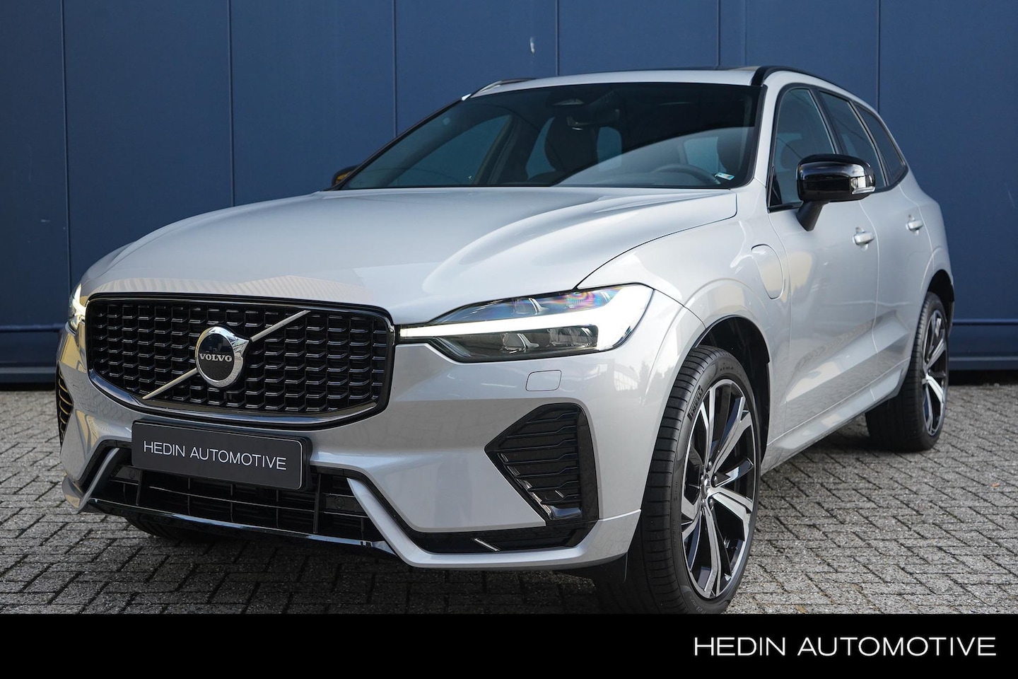 Volvo XC60 - 2.0 T6 Plug-in hybrid AWD Ultimate Dark | Nappa Leder Sportstoelen | 21" inch Diamond Velg - AutoWereld.nl
