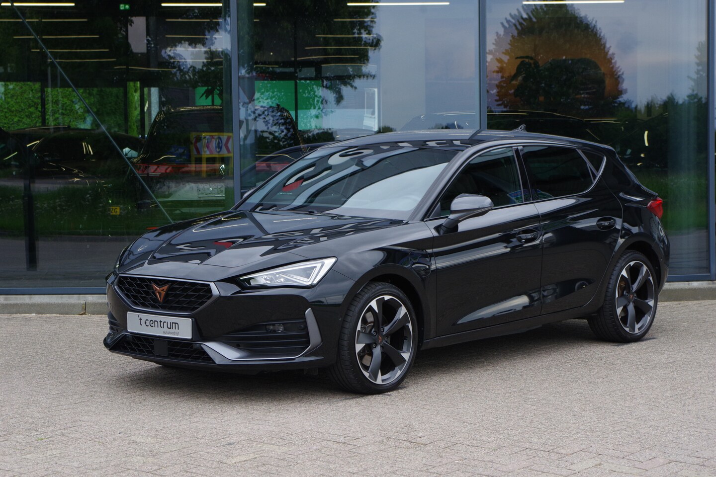 CUPRA Leon - 1.4 e-Hybrid 204 PK VZ Adrenaline PHEV, Stoelverwarming, Kuipstoelen, Carplay, Sfeerverlic - AutoWereld.nl