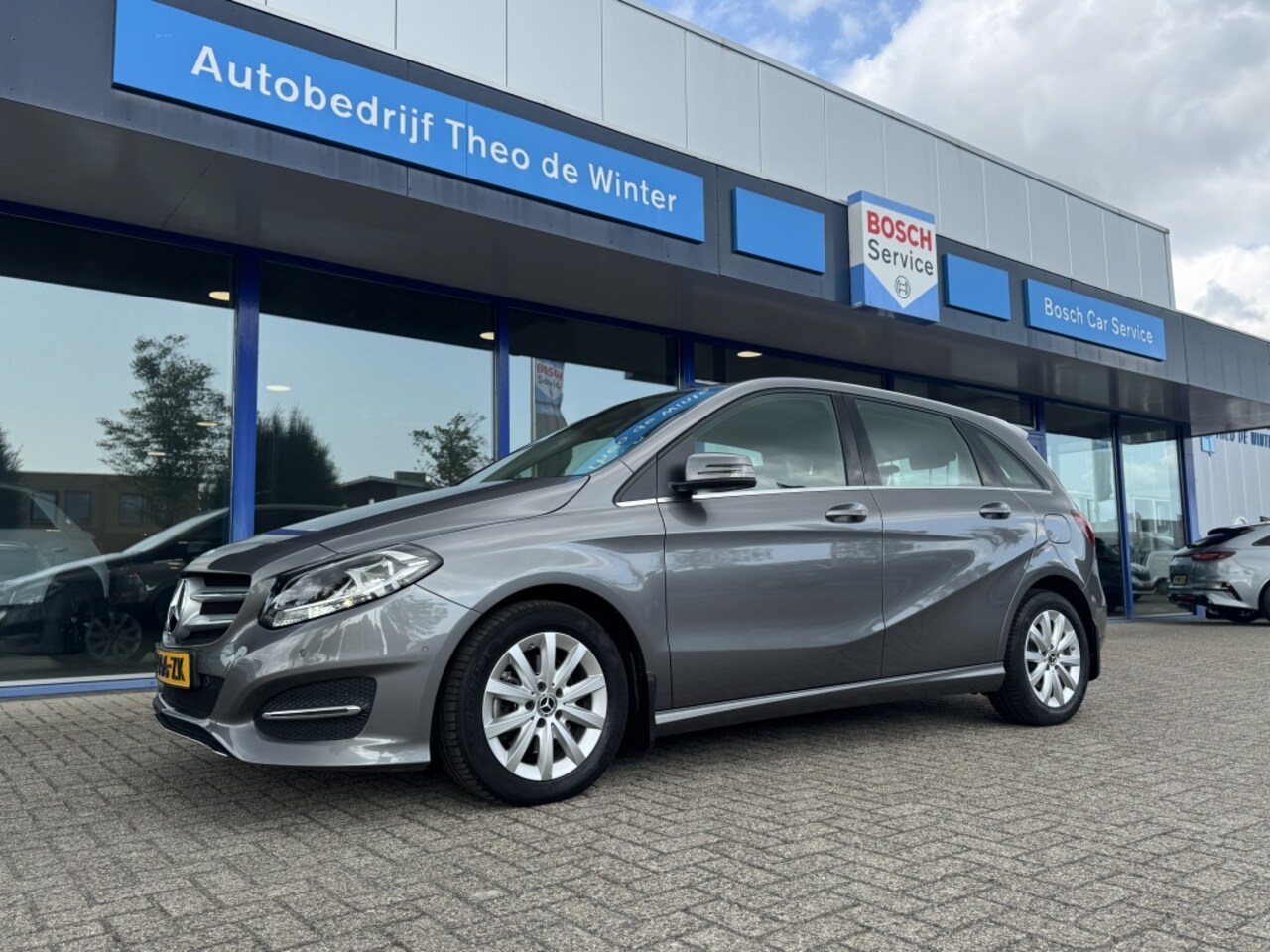 Mercedes-Benz B-klasse - 180 Prestige| Trekhaak, Navi, Cruise, Stoelverwarming, Clima - AutoWereld.nl
