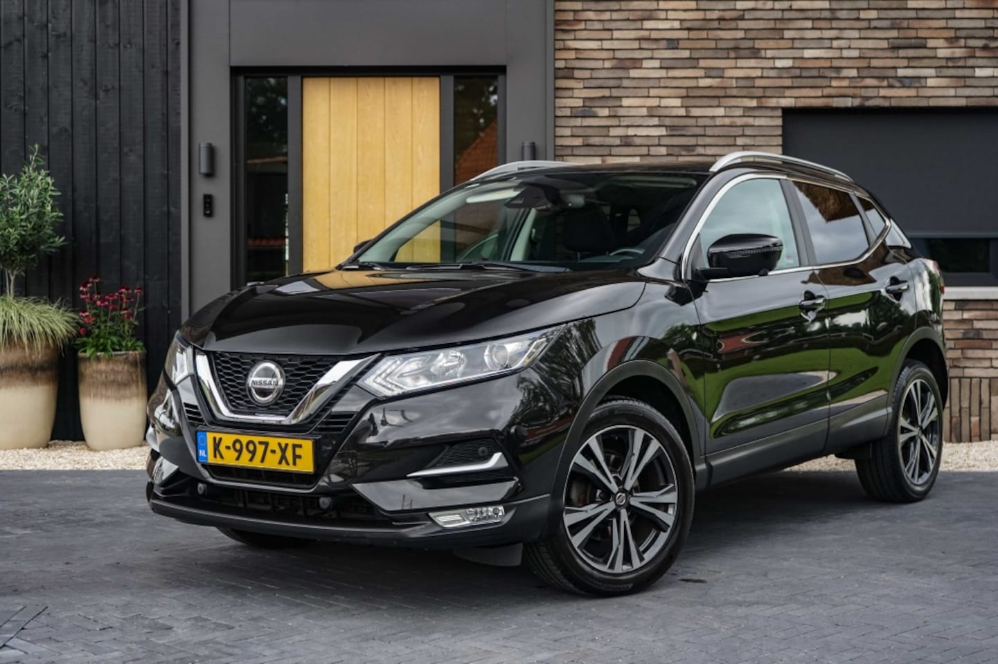 Nissan Qashqai - 1.3 DIG-T 160PK N-Connecta Automaat/Pano/360 - AutoWereld.nl