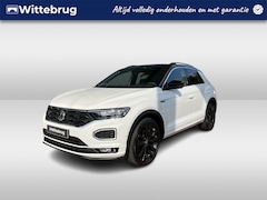 Volkswagen T-Roc - 1.5 TSI 150pk DSG R-Line / Zwart Dak / 19" Suzuka / Virtual Cockpit / Stoelverwarming / LE