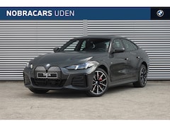 BMW i4 - eDrive35 Gran Coupé M Sport / Schuif-kanteldak / Adaptieve LED / Achteruitrijcamera / Comf