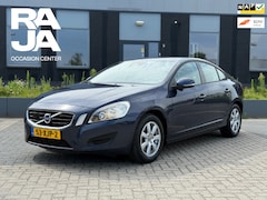 Volvo S60 - 1.6 T4 Kinetic NAP/Automaat/LEDER/PDC/NAVI/BLIS/CRUISE