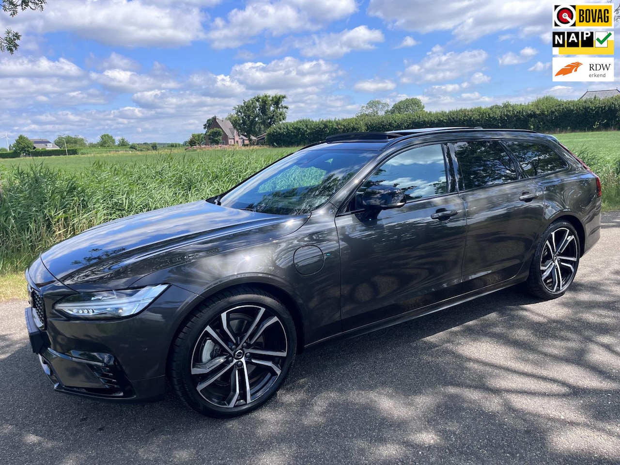 Volvo V90 - 2.0 T6 Plug-in hybrid AWD Ultimate Bright Luchtvering , 360 camera - AutoWereld.nl
