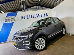 Volkswagen T-Roc - 1.5 TSI Sport / LED / Virtual / NL Auto