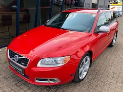 Volvo V70 - 2.5FT R-Design 230PK LEER / XENON / PDC / TREKHAAK