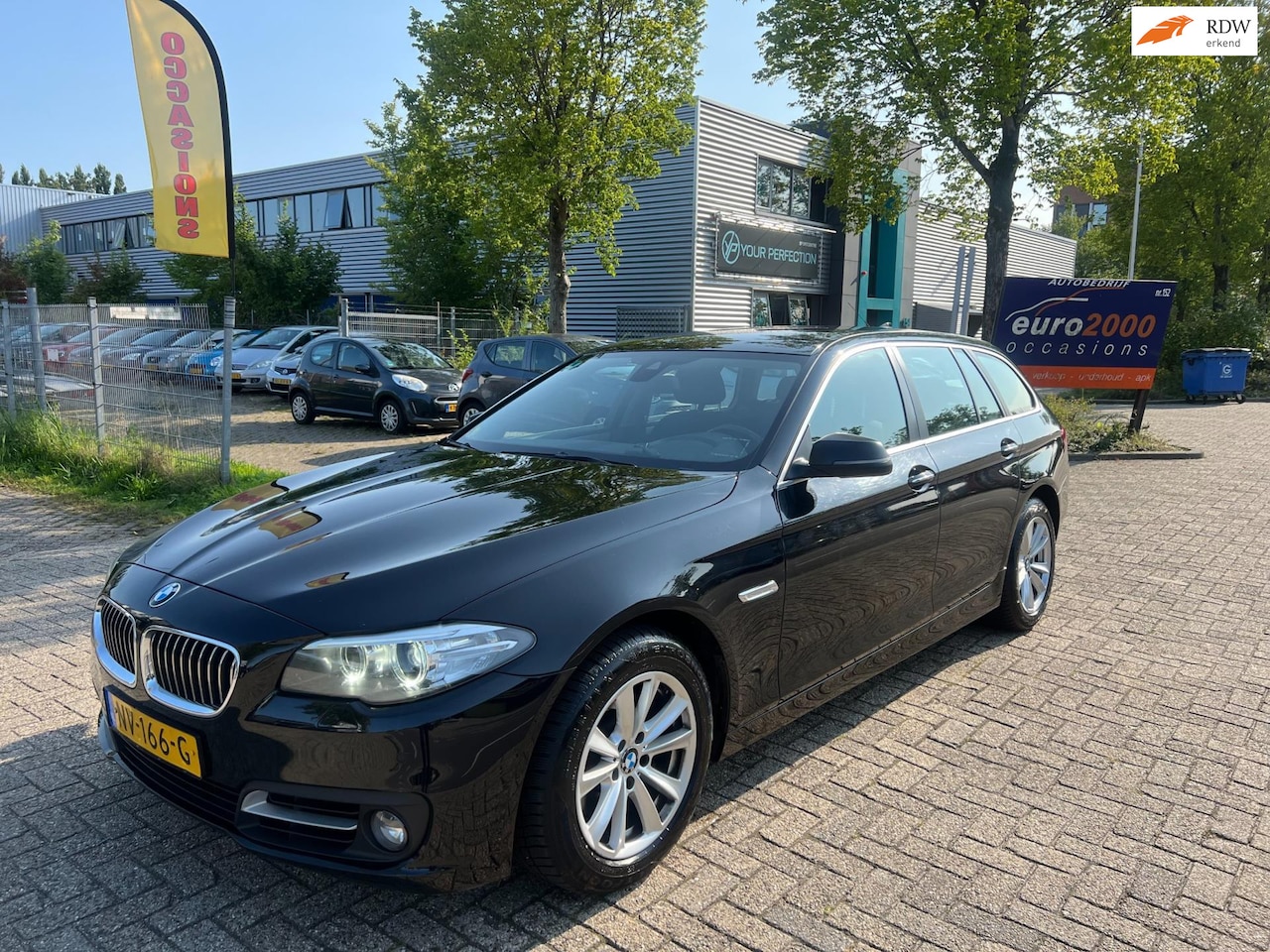 BMW 5-serie Touring - 518d High Luxury - AUTOMAAT - CAMERA ! - AutoWereld.nl