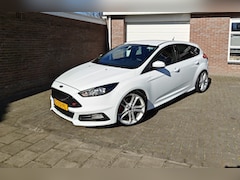 Ford Focus - 2.0 ST-2
