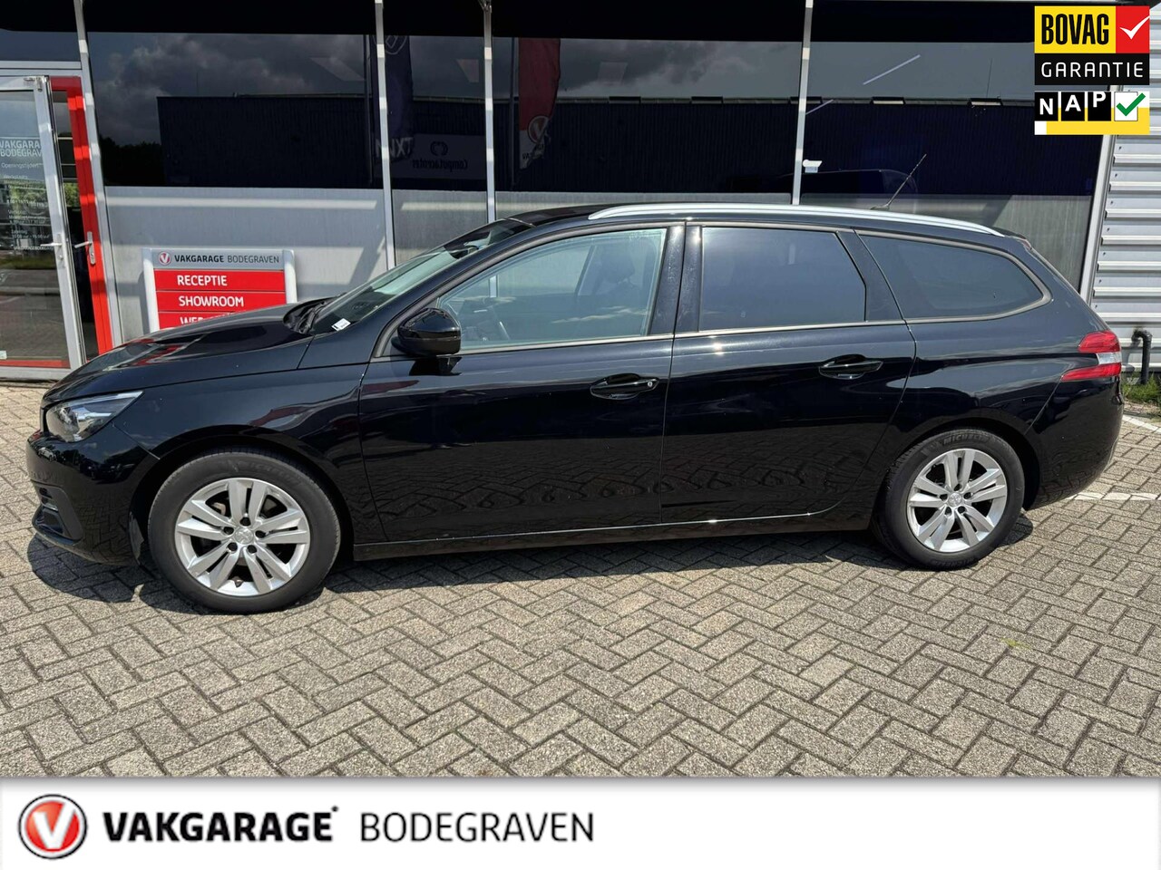 Peugeot 308 SW - 1.2 PureTech Blue Lease Executive 1.2 PureTech Blue Lease Executive - AutoWereld.nl