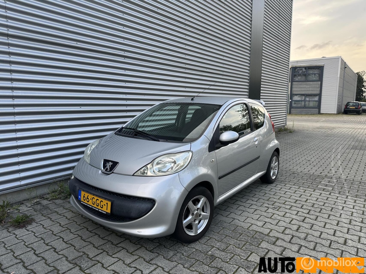 Peugeot 107 - 1.0-12V XR Nieuwe APK Airco Isofix Elek Pakket - AutoWereld.nl