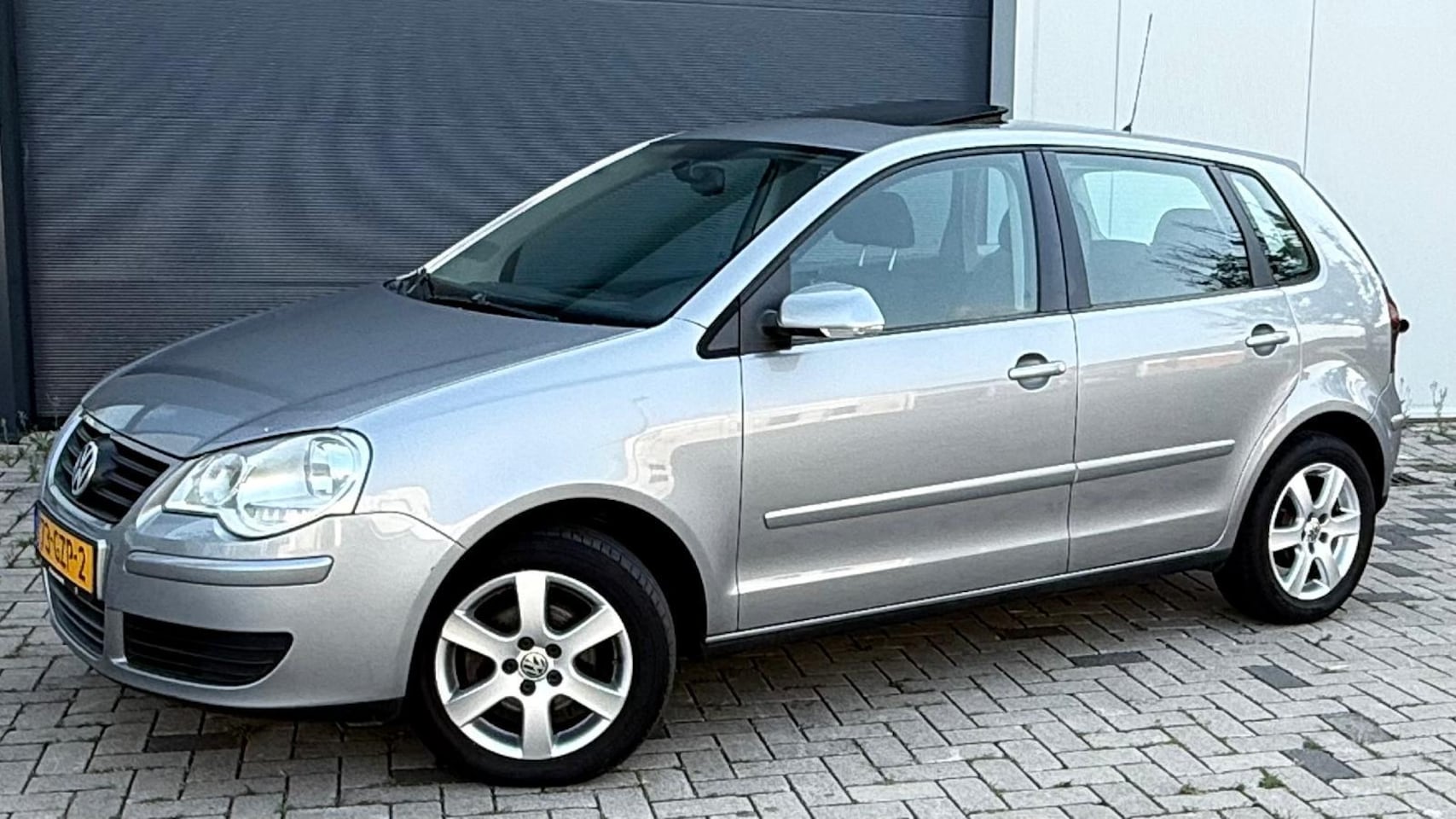 Volkswagen Polo - 1.4-16V Comfortline AUTOMAAT - AutoWereld.nl