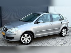 Volkswagen Polo - 1.4-16V Comfortline AUTOMAAT