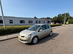 Renault Clio - 1.6-16V Initiale 5-deurs AIRCO