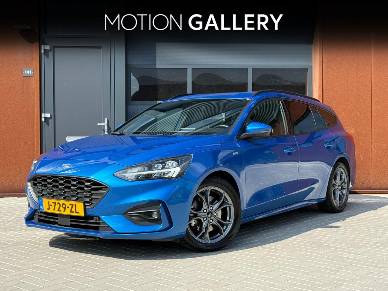 Ford Focus Wagon - 1.0 EcoBoost Titanium Business | ST-Line | Veel opties | NAP | Navi | Camera | Stoelverwar - AutoWereld.nl