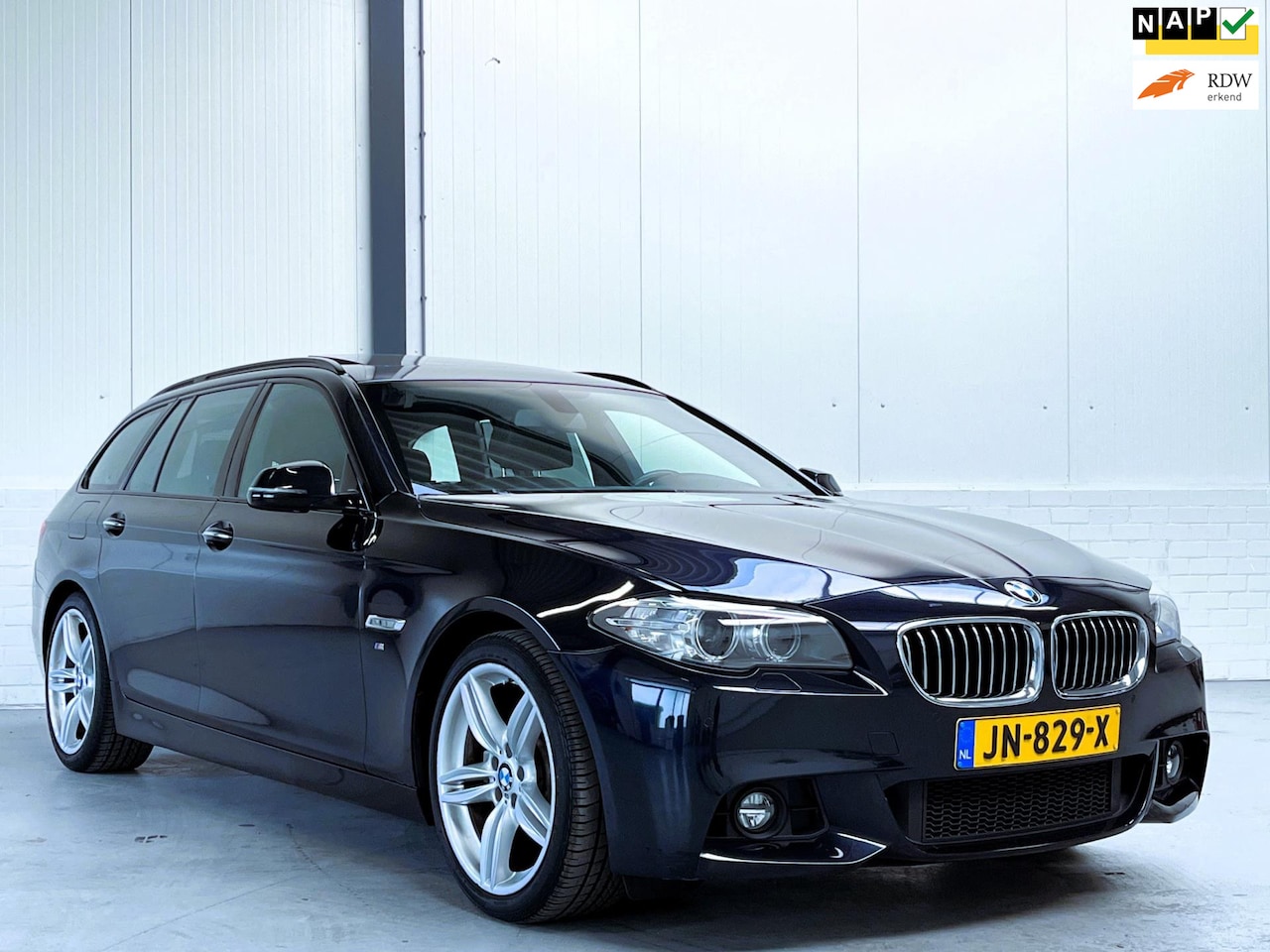BMW 5-serie Touring - 520i M Sport|Pano|High Executive - AutoWereld.nl