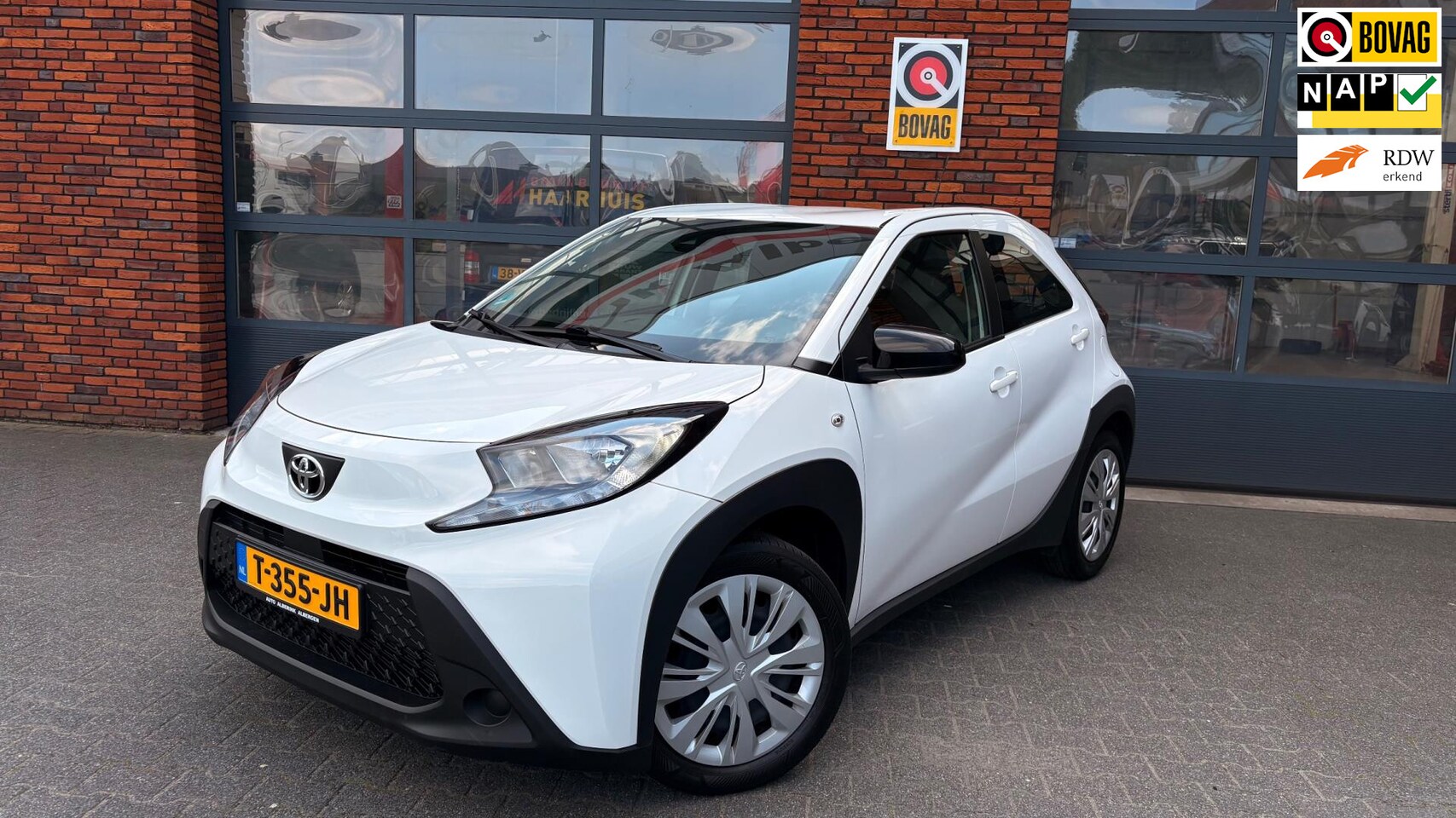 Toyota Aygo X - 1.0 VVT-i MT Play|Camera|Apple Carplay|Lane Asist|Cruise control - AutoWereld.nl