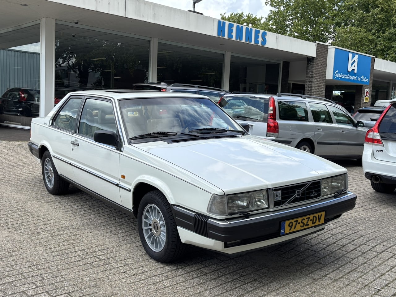 Volvo 780 - 2.8 V6 Bertone Coupé Schuifdak Overgangsregeling €120,- wegenbelasting - AutoWereld.nl