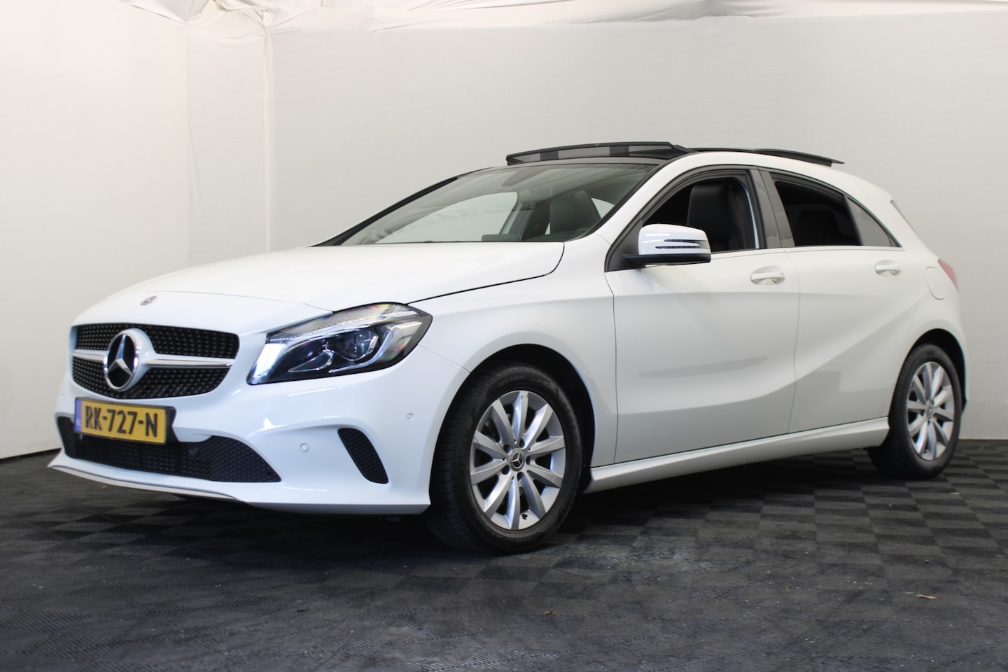 Mercedes-Benz A-klasse - 160 Ambition |Pano|Stoelverwarming| - AutoWereld.nl