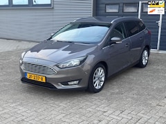 Ford Focus Wagon - 1.0 First Edition - ALLE OPTIES - ZEER NETJES - NAVI - LM VELGEN - TREKHAAK - NWE APK