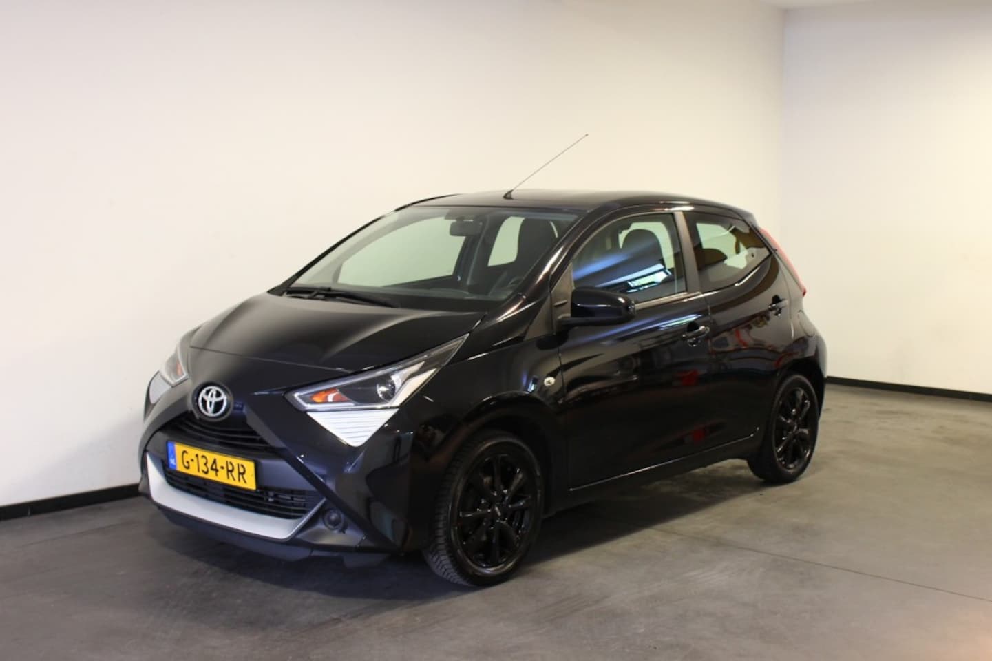 Toyota Aygo - 1.0 VVT-i x-play limited 1.0 VVT-i x-play limited - AutoWereld.nl