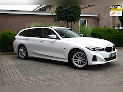 BMW 3-serie Touring - 320e MY 2023 204 PK 1e Eig Dealer o.h Carplay LED Head-Up 17''