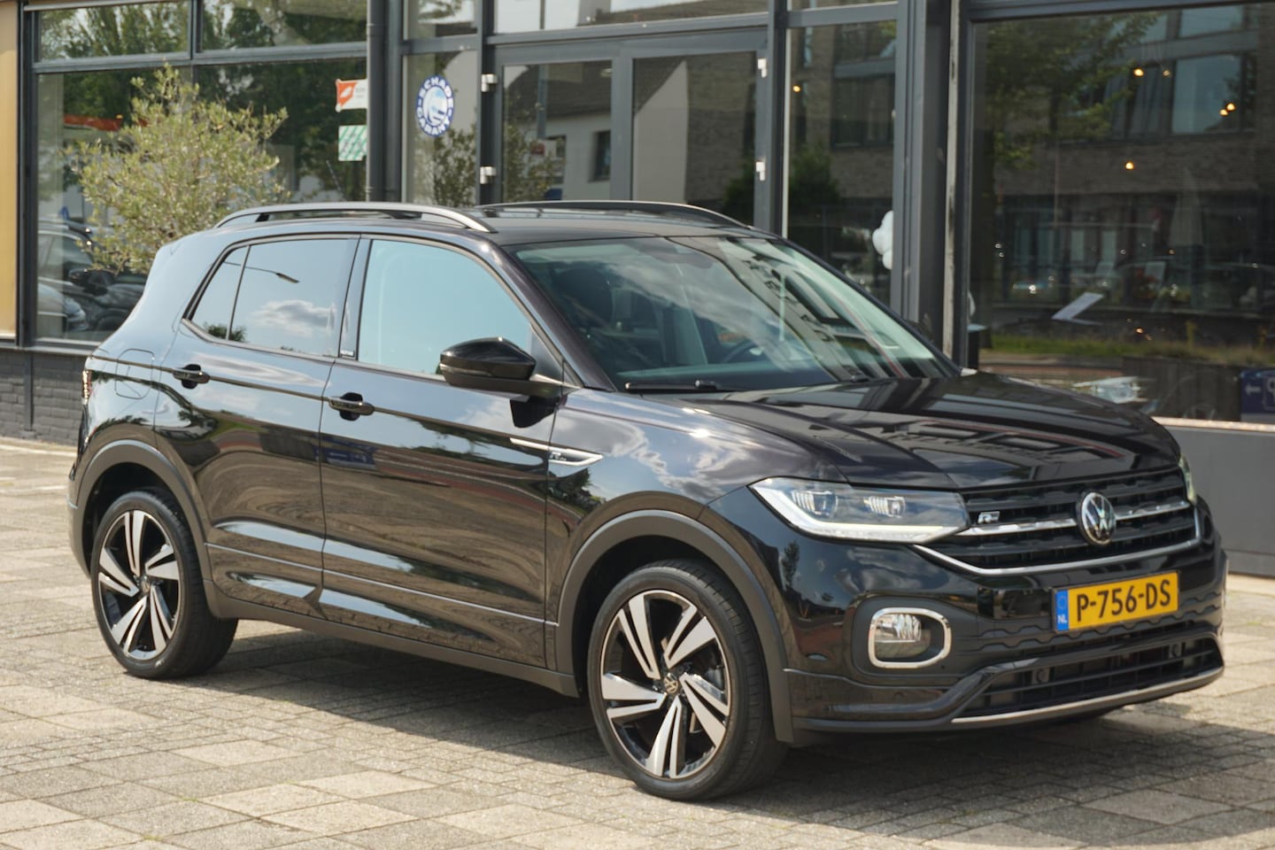 Volkswagen T-Cross - 1.0 TSI R-Line | Digitaal cockpit | ACC | LED | Carplay - AutoWereld.nl